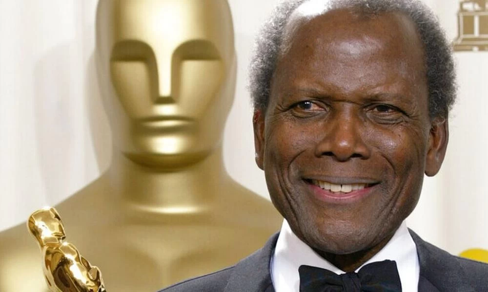 Έφυγε από τη ζωή ο πρώτος αφροαμερικανός οσκαρικός ηθοποιός Σίντνεϊ Πουατιέ